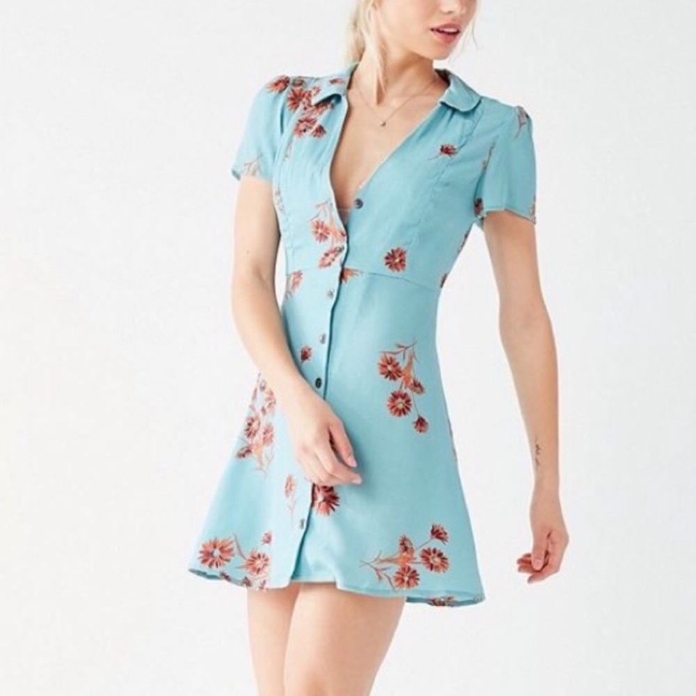 SOLD!! Urban outfitters Mallory button up mini